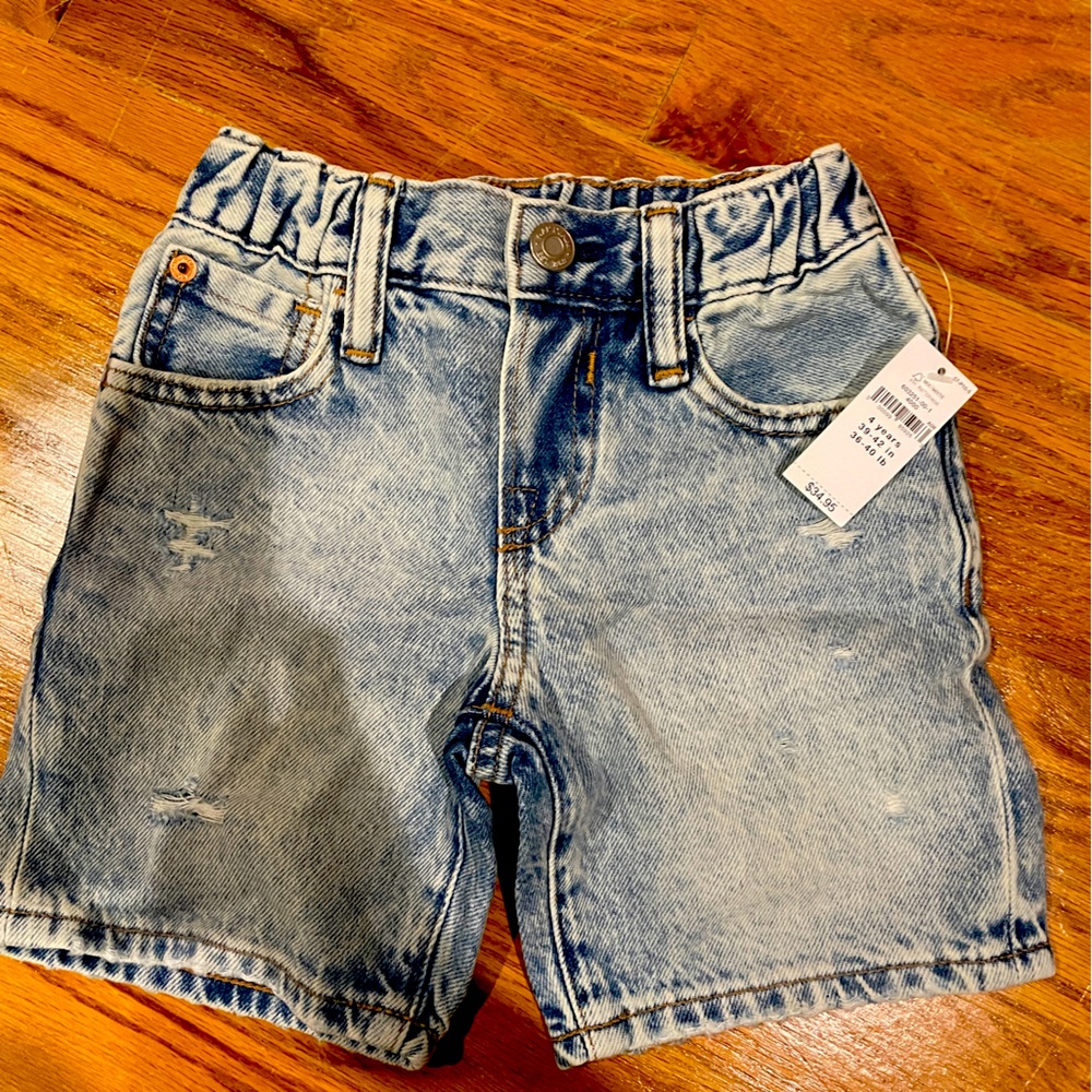 NWT GAP toddler boy size 4 90s Loose shorts